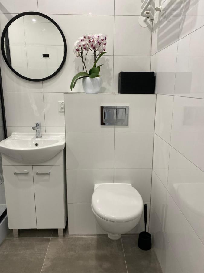 Nowoczesny Apartament w Dzierżoniowie - parter - balkon - pokój + sypialnia Dzierzoniow Exterior foto